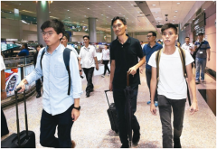 快讯：涉嫌违反保释条件，黄之锋在香港机场被