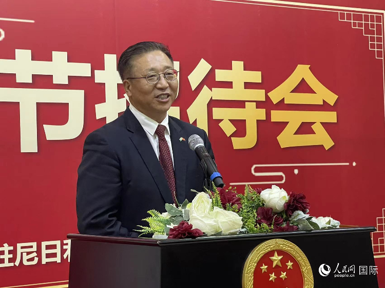中国驻尼日利亚大使崔建春致辞。人民网记者 姜宣摄