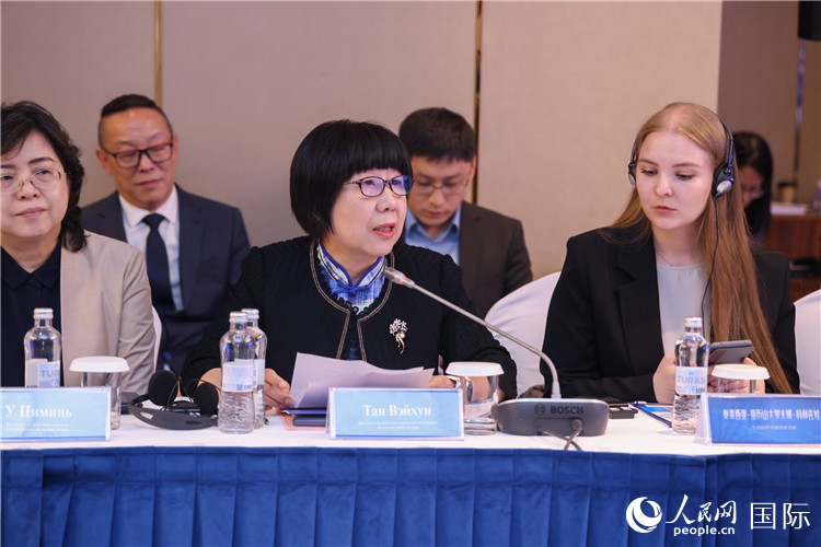 人民网监事会主席唐维红在发布仪式上致辞。人民网记者任皓宇 摄