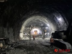 喀喇昆仑公路改线项目K9隧道贯通
