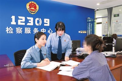 让“法治刻度”“民生温度”具象化