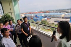 亚洲媒体考察团走进成都国际铁路港：在老挝买“中国造”更快更方便了