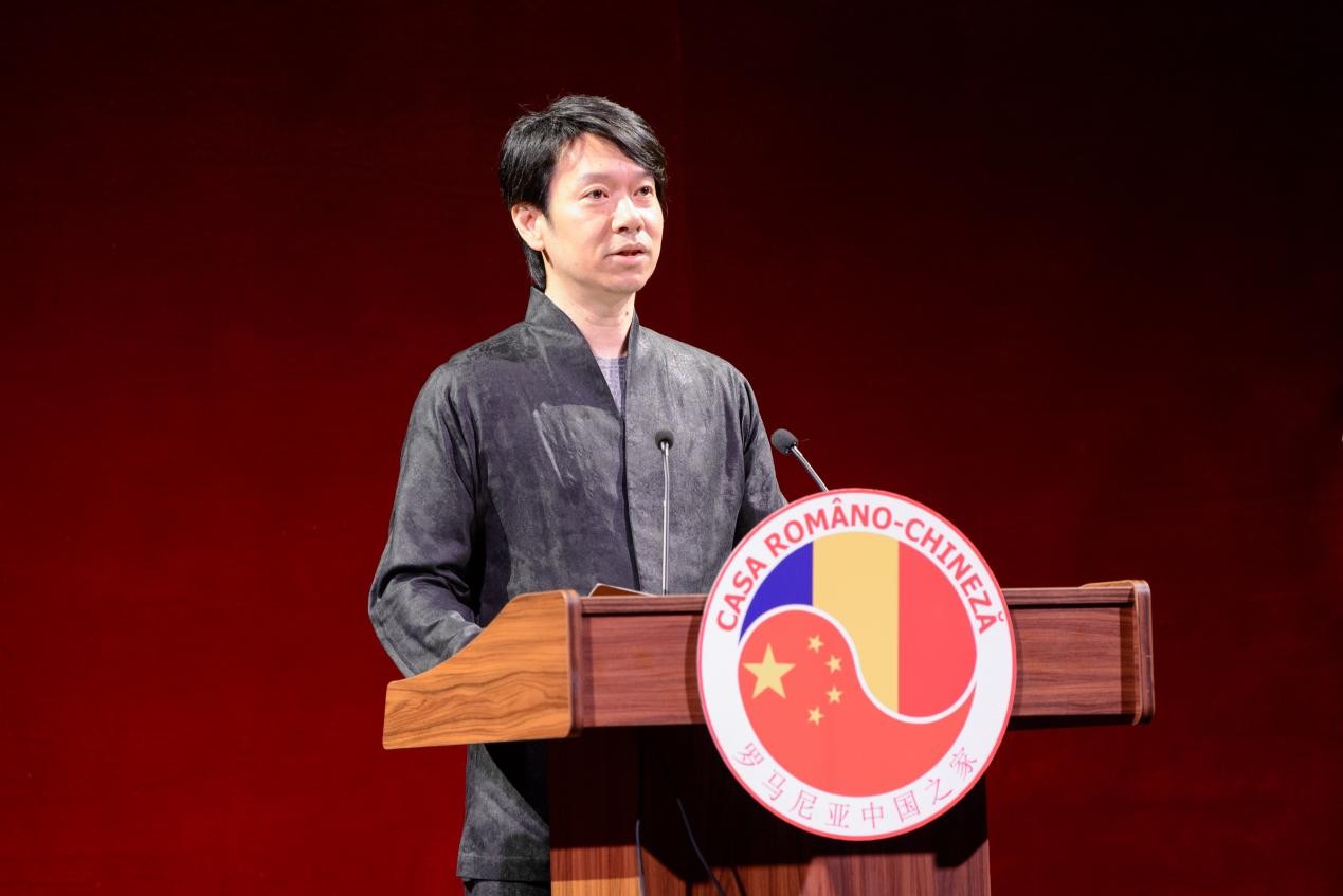 北京舞蹈学院教育学院副院长张文海致辞。中国驻罗马尼亚大使馆供图