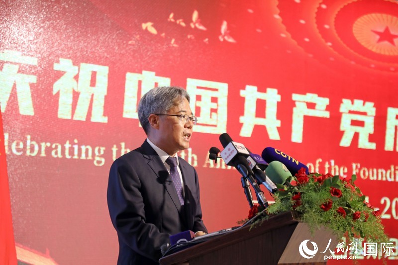 中国驻巴基斯坦大使姜再冬在招待会上致辞。人民网 瓦卡斯·阿赫迈德摄
